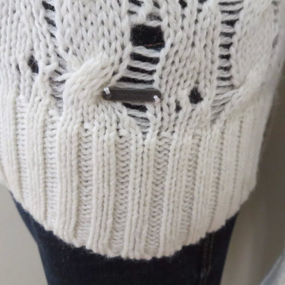 NEW Abercrombie Womens Open Stitch Knit V-Neck Sweater Size XS Top Shirt Cream - Picture 5 of 8